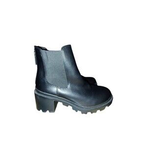 DV Dolce Vita Sooki Chunky Lug Sole Boots size 8
